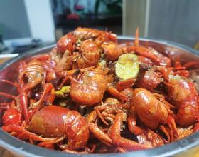 夜宵一定不能沒有小龍蝦