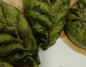 昨晚上蒸了包子，炒了牛蹄筋，养茄子，蒸一个鸡蛋😄[图]