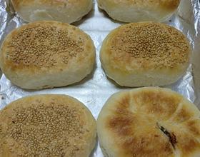 昨天中午烤的红糖红枣烧饼，炖豆角山药很好吃😍[图]