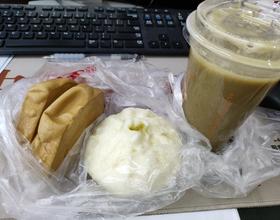 我的早餐:绿豆粥、红糖馒头、粉丝包[图]