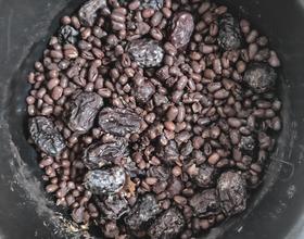 昨晚预约焖的一锅红豆红枣做馅，今天做包子[图]