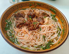 超大碗牛腩粉[图]