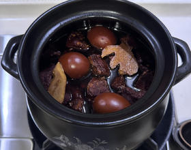 喜欢喝醋吃姜吃肉，又不喜欢猪手猪脚煲出很多油，于是放瘦肉，肉档老板娘挑的，说煲久不散又没那么柴的[图]
