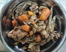 午餐黄焖鸭，爆炒菜心[图]