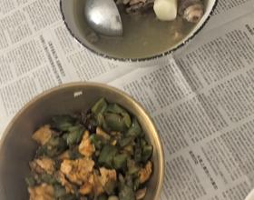 中午炖鸡汤[图]