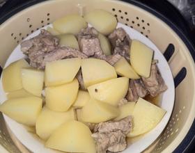 土豆🥔蒸排骨[图]