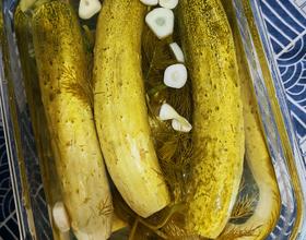 【酸黄瓜】[图]