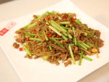 肉末香芹炒粉条的做法[图]